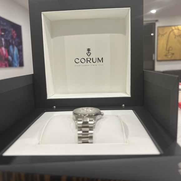 Corum Admiral Legend 32 Women's - Picture 4 of 11